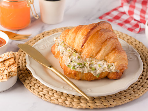 Pulled Chicken Croissant Sandwich (Hot)