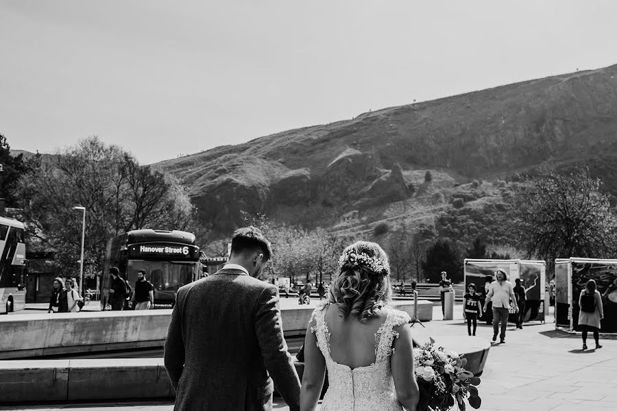 Wedding photographer Emily Buchan (threewordstory). Photo of 31 August 2019