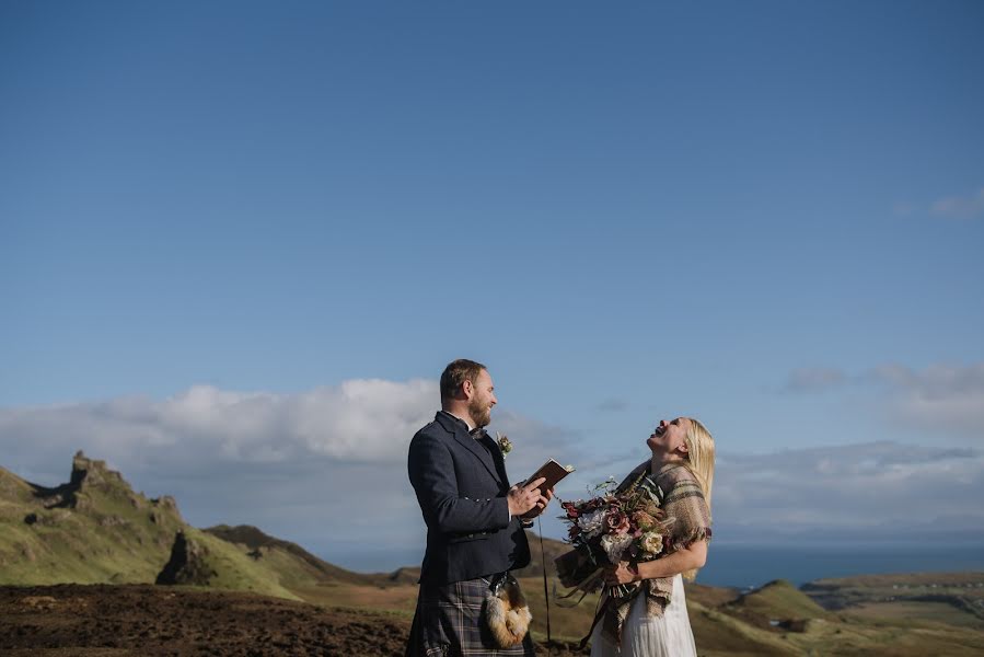 Wedding photographer Rhiannon Louden (oqut2p4). Photo of 2 February 2021