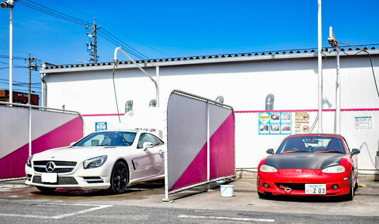 ロードスターのロードスターNR-A・SL63AMG・洗車オフ会・洗えば洗うほど、クリア剥げが目立つ・カーピカランドレインボーに関するカスタム事例の投稿画像3枚目