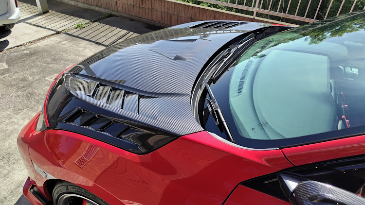 シビックタイプRの無限・タイプR・カーボンボンネット・VOLTEX GTウイング・フィットに関するカスタム事例の投稿画像3枚目