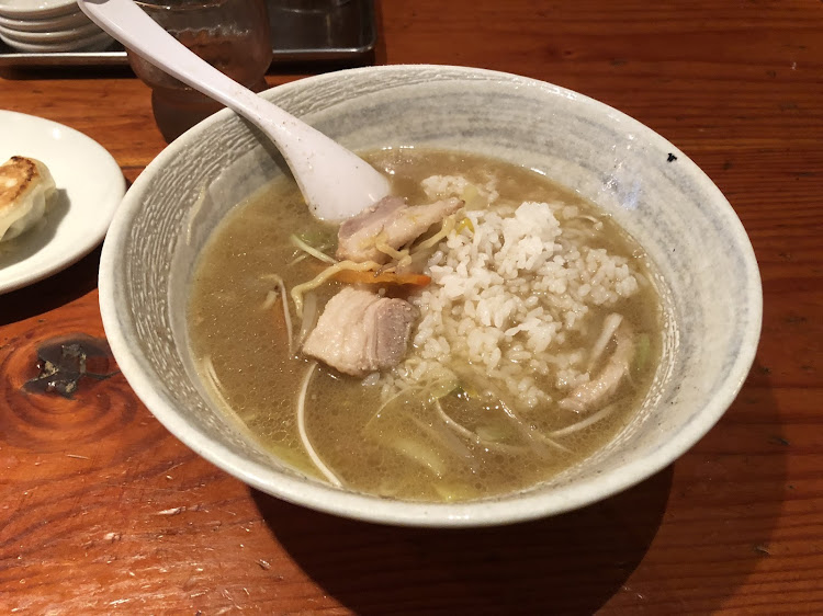 エッセのもちもち餃子最強・餃子だけでも価値有・旨いバーガー屋並び・らーめん工房 みそ玄・左斜め後写真展に関するカスタム事例の投稿画像8枚目