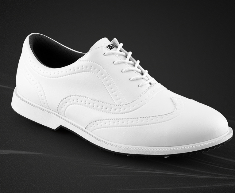 Zapatillas de hombre antideslizantes con clavos impermeables estilo británico perfectas para tracción superior y protección contra la humedad.