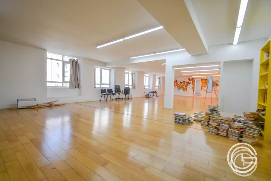 Location  locaux professionnels 4 pièces 284.58 m² à Nice (06000), 3 350 €