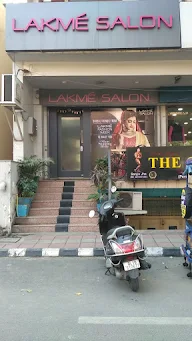 Lakme Salon photo 1