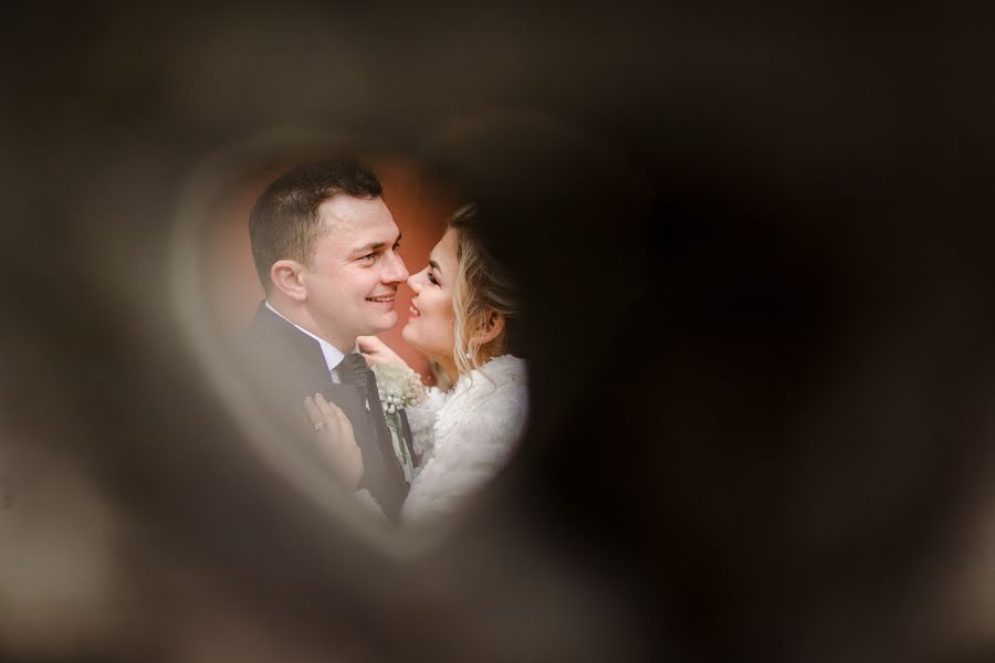 Fotógrafo de casamento Bogdan Voicu (lumia-studio). Foto de 2 de abril 2018