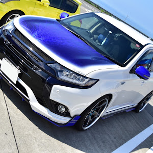 アウトランダーPHEV GG2W