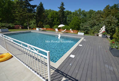 Maison avec piscine et jardin 5