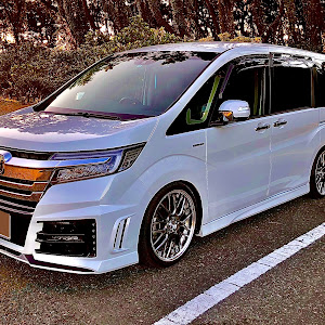 ステップワゴンスパーダ RP5