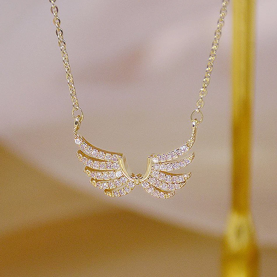 Dames Lichte Luxe Engelenvleugel Ketting Verfijn je look met deze delicate ketting. Voeg een vleugje hemelse elegantie en luxe toe aan je dagelijkse stijl.