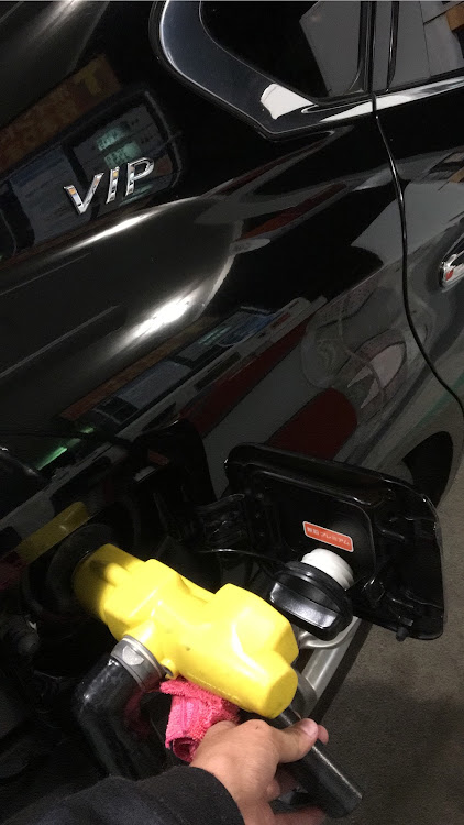 フーガのKY51フーガ・給油・洗車に関するカスタム事例の投稿画像1枚目