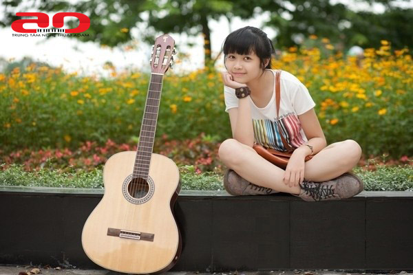 Dạy đánh đàn guitar