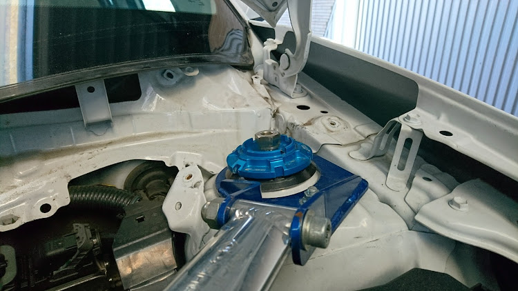 カローラアクシオの車高調整・ホイール交換・アライメント調整に関するカスタム事例の投稿画像3枚目