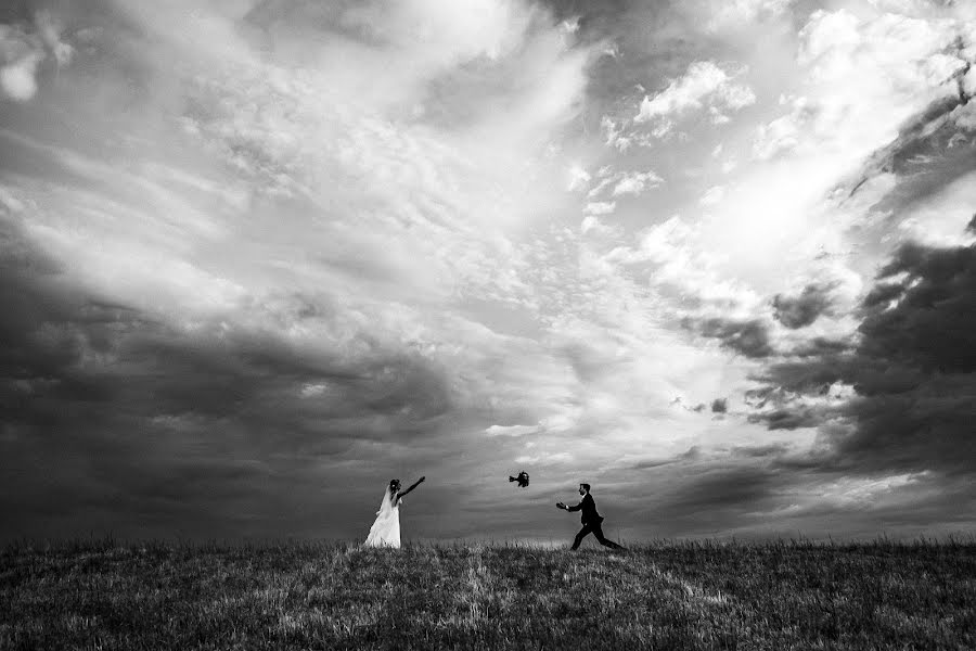 Fotógrafo de casamento Lukas Tycar (lukastycar). Foto de 7 de janeiro 2020