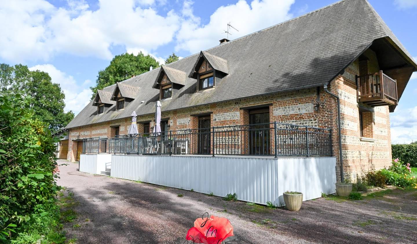 Maison avec terrasse La Cerlangue