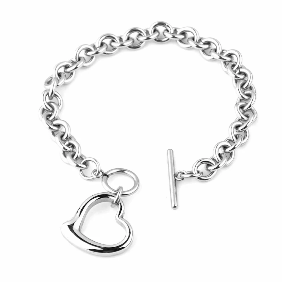 Bracelet O avec Pendentif Coeur pour Femme Un bijou élégant et symbolique pour femmes. Exprimez votre affection avec ce bracelet, parfait pour offrir ou pour vous faire plaisir.