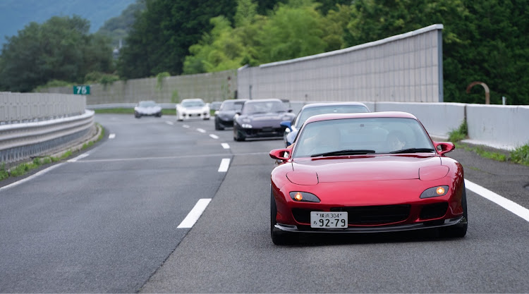 RX-7のFD3S・ドライブ・ツーリング・ソウルレッド・正面写真に関するカスタム事例の投稿画像1枚目