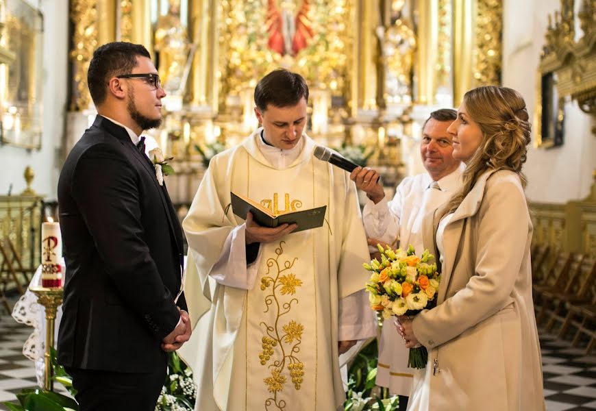 Fotografo di matrimoni Anna Domicela Niemiec (fotoadn). Foto del 25 febbraio 2020