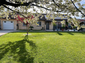 villa à Saint-Etienne-de-Saint-Geoirs (38)