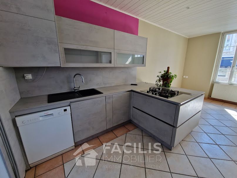 Vente maison 5 pièces 83 m² à Angouleme (16000), 159 000 €