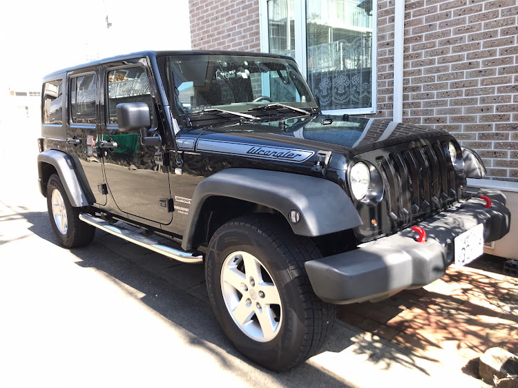 ラングラーアンリミテッドのワックス掛け・シュアラスター・手掛けワックス・黒い車に関するカスタム事例の投稿画像4枚目