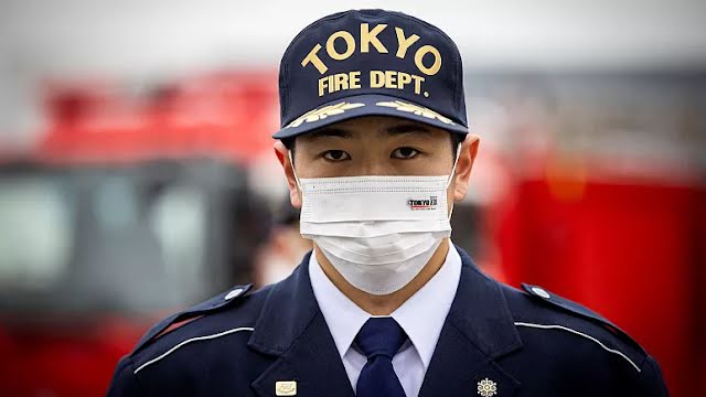 Пожарному из Японии сократили зарплату после того, как чиновники узнали, чем он занимается в свободное время