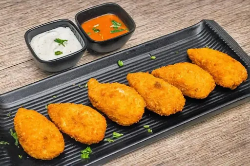 Crunchy Paneer Momos [6 Pieces]