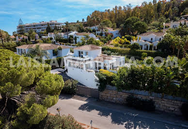 Villa with garden and terrace 4