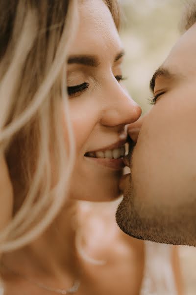 Fotógrafo de casamento Oleg Butenko (olegbutenko). Foto de 28 de junho 2021