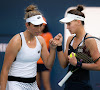 Elise Mertens wint haar 1e match op de WTA Finals, de nummers 1 en 6 van de wereld winnen in het enkel