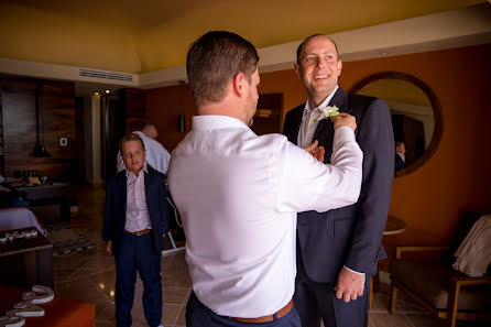 Fotografo di matrimoni Del Mar Wedding By Marvik And Fabi (marvik). Foto del 1 ottobre 2018