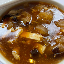 Hot & Sour Soup with Crab Meat & Fish Maw 鮮蟹肉魚肚酸辣湯