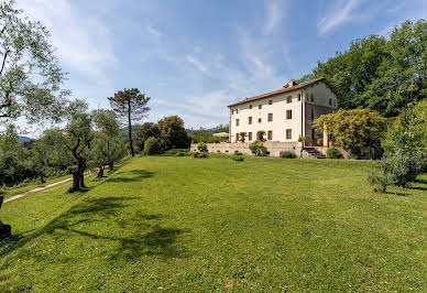 Corps de ferme avec jardin 2