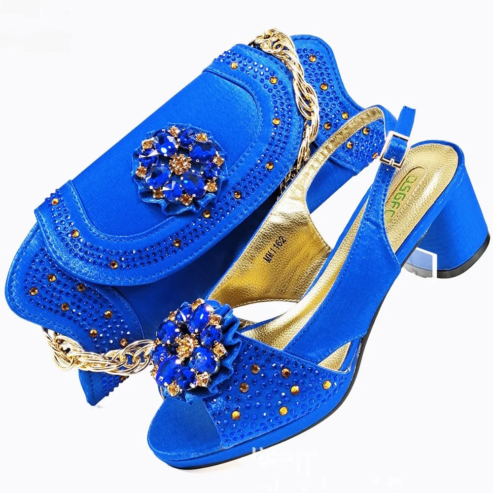 Title 4, Avondfeest Outfit met Pumps met Strass, Handtas...