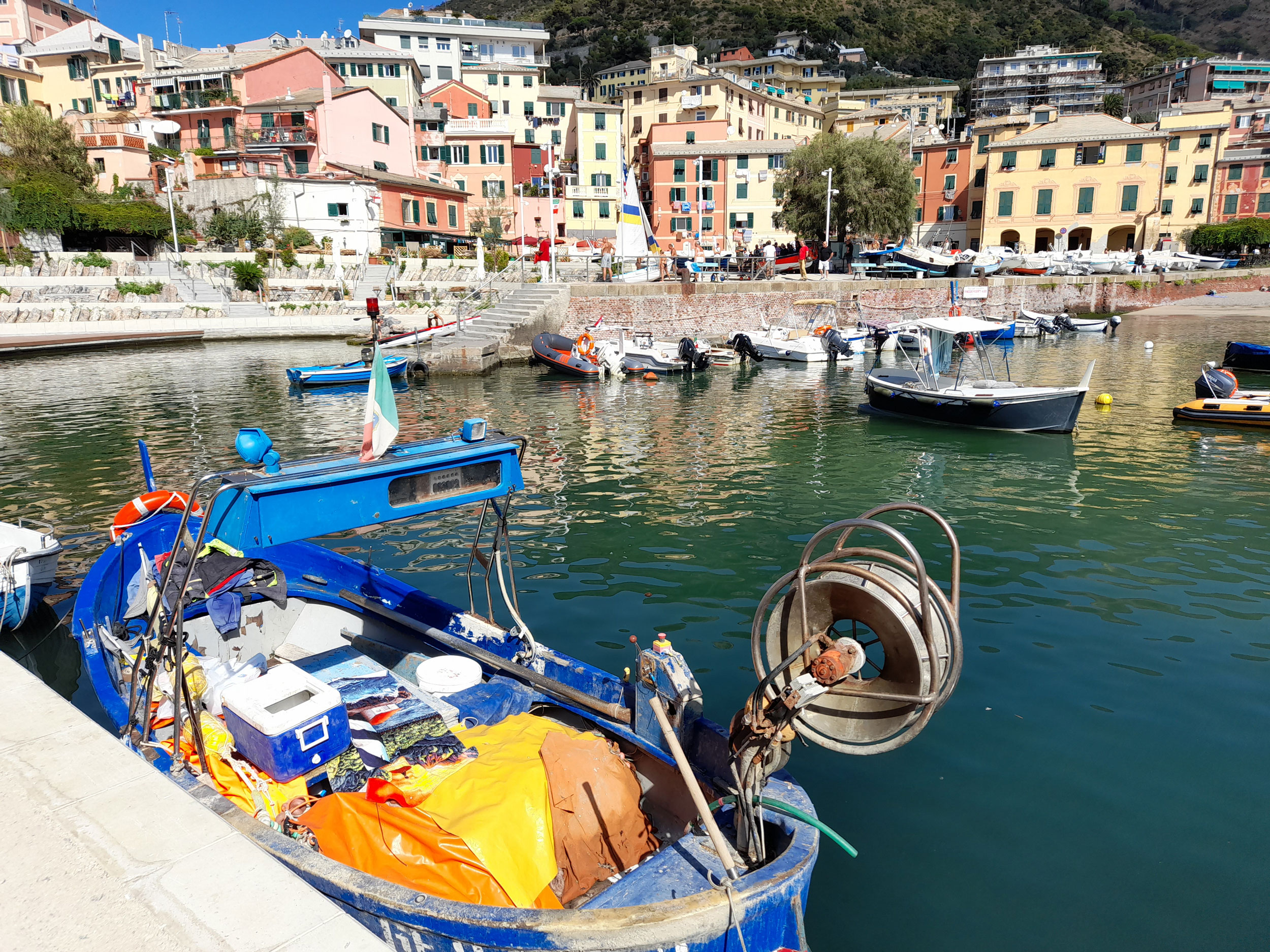 Io vivo qui a Genova-Nervi di Elisabetta Castellano