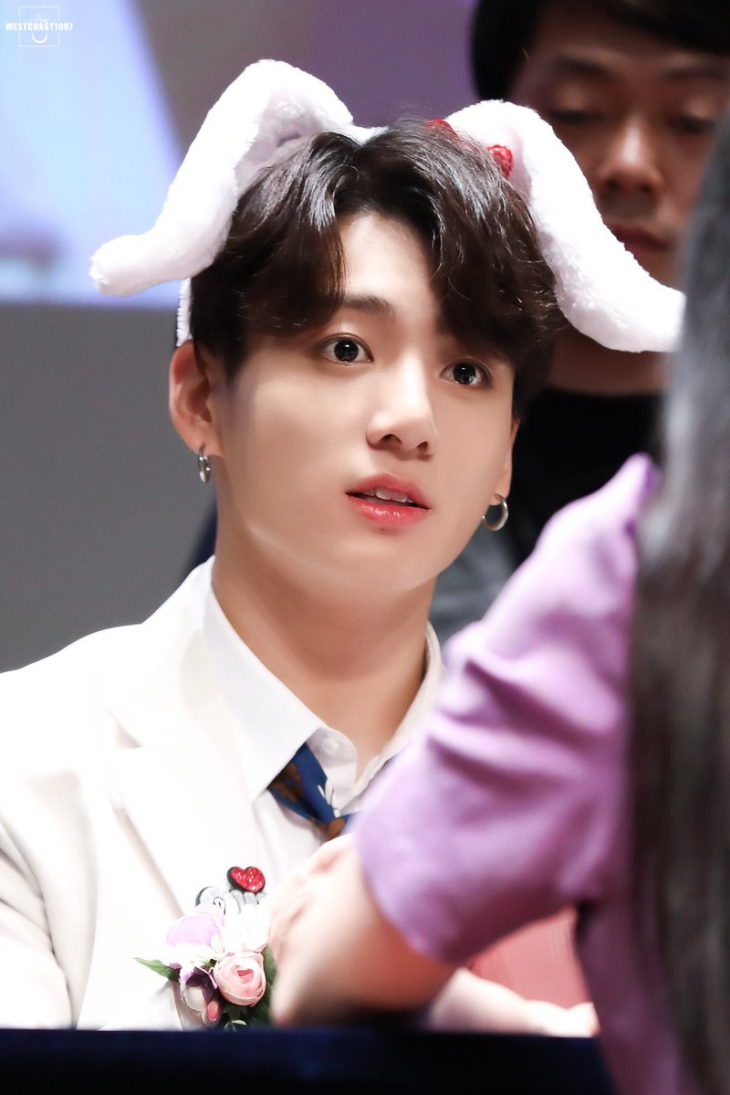 ARMYs Go Wild Bunny-fying BTS's Jungkook After The Hairband Ban Lifted ...