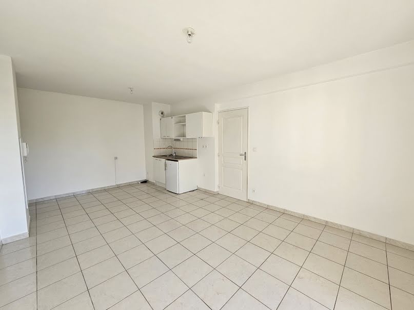 Location  appartement 2 pièces 45.05 m² à Nimes (30000), 610 €