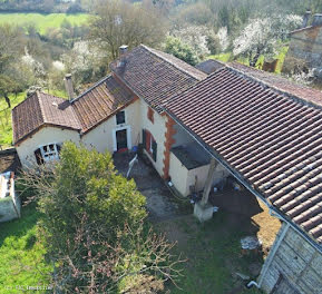 maison à Nanteuil-en-Vallée (16)