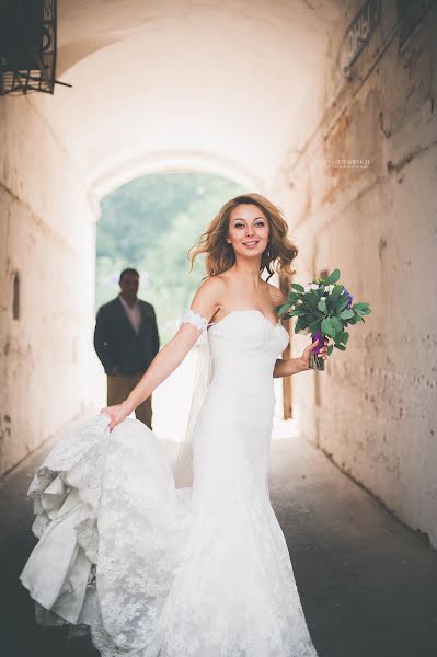 Fotógrafo de casamento Olesya Dzyadevich (olesyadzyadevich). Foto de 19 de junho 2018