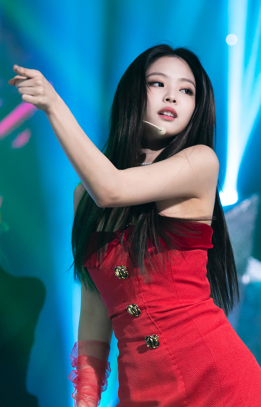 Jennie’s “SOLO” Outfits Allegedly Handpicked By Yang Hyun Suk, Netizens ...