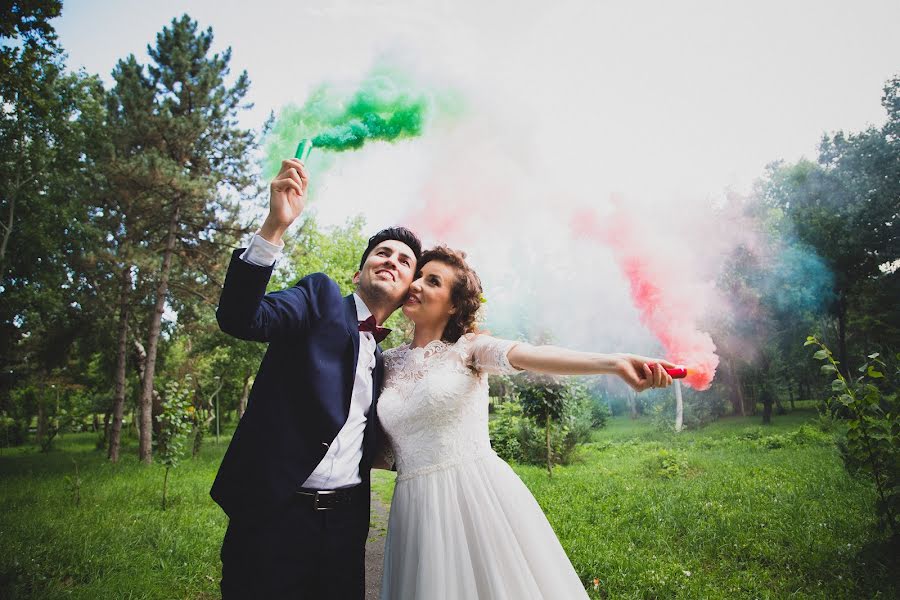 Fotógrafo de casamento Dănuț Maleș (males). Foto de 20 de março 2019