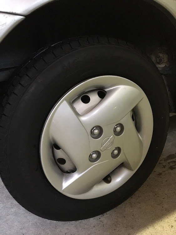 マーチのホイール交換・マーチ・k11・鉄チンホイールに関するカスタム事例の投稿画像2枚目