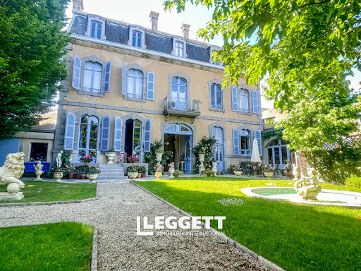 House with terrace 1