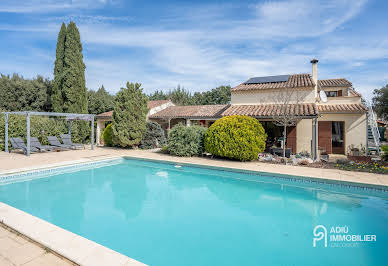 Maison avec piscine et jardin 6