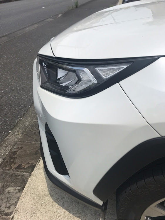 RAV4のエンブレムつけた・アイライン取付・フォグガーニッシュ取り付け・これ付けるだけなのに・暑くて倒れるかと思ったに関するカスタム事例の投稿画像4枚目