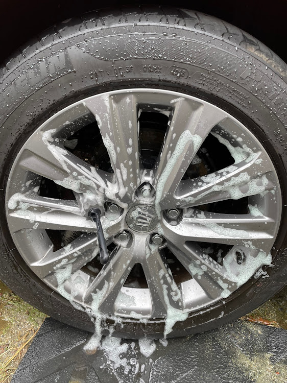 クラウンアスリートの洗車・雨☔・11月もよろしくお願いしますに関するカスタム事例の投稿画像3枚目