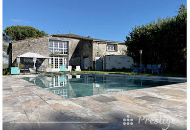 Maison avec piscine et terrasse 2