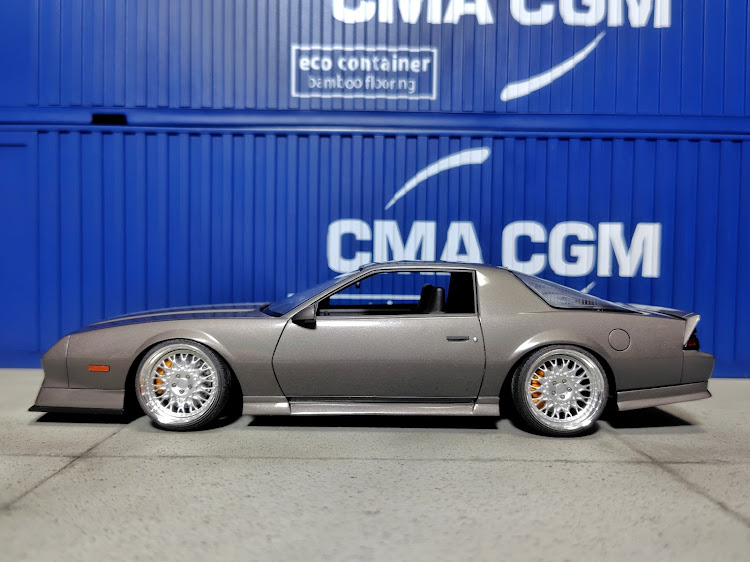 スカイラインのプラモデル・カマロ・Z28・完成しました・コンテナに関するカスタム事例の投稿画像3枚目