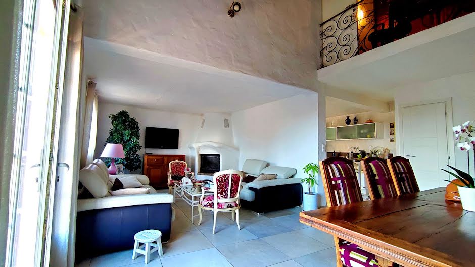 Vente appartement 5 pièces 128.76 m² à Frejus (83600), 285 000 €