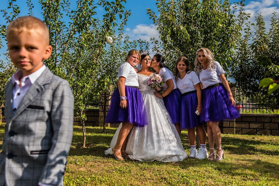 Fotografo di matrimoni Ionuț Colotelo (colotelo). Foto del 14 settembre 2019